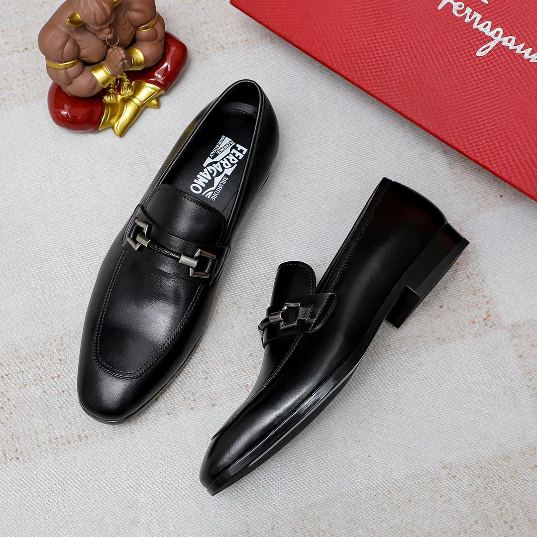 Men's shoes 💰460 🔥Ferragamo's new men's casual slip-on shoes🇨🇳Official website original 1:1 mold, original quality💯Fine workmanship, high-end luxury☘The upper is made of imported Italian first-layer cowhide🌴Luxurious water dyeing🐂Leather lining🍓Rubber wear-resistant and non-slip outsole, breathable and comfortable to wear🍍The first choice for high-grade men, 5 colors available! Code number 38-44 (45.46. Customized)